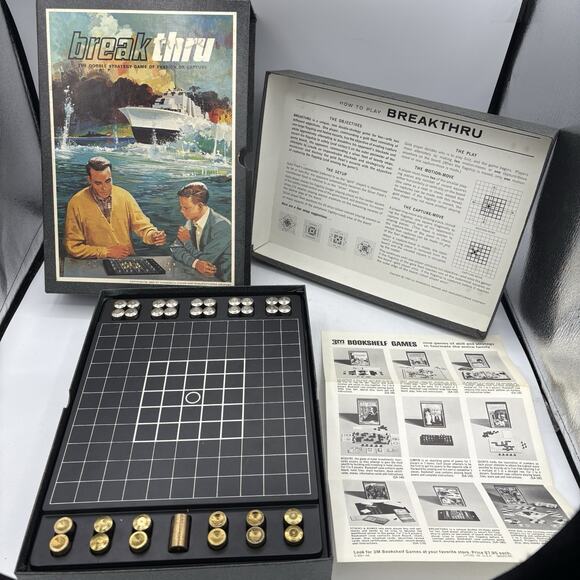 3M Bookshelf Board Game Break Thru Strategy Navy‎ 1965 Vintage - Picture 1 of 10